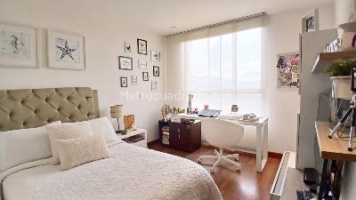 Apartamento de 3 alcobas en arriendo en El Tesoro, Medellín, 212 m² · foto 7 de 20