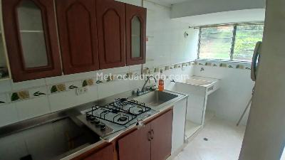 Apartamento de 3 alcobas en arriendo en Cataluña, Medellín, 78 m² · foto 5 de 7