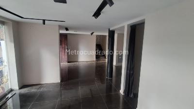 Casa de 3 alcobas en arriendo en Patio Bonito, Medellín, 250 m² · foto 4 de 18
