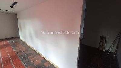 Casa de 3 alcobas en arriendo en Patio Bonito, Medellín, 250 m² · foto 9 de 18