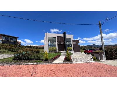 Casa en venta en Altos De Yerbabuena, Chía · foto 2 de 20