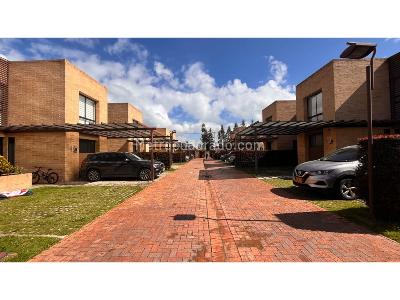 Casa de 3 alcobas en venta en Canelon, Cajicá, 190 m² · foto 2 de 20
