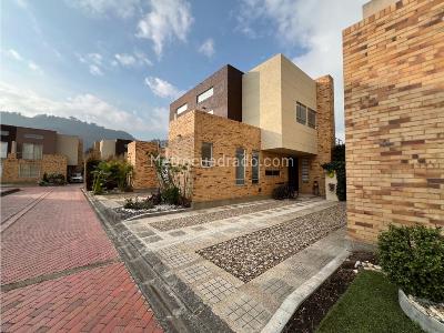 Casa de 4 alcobas en venta en Chia Vereda Fonqueta, Chía, 163 m² · foto 1 de 20