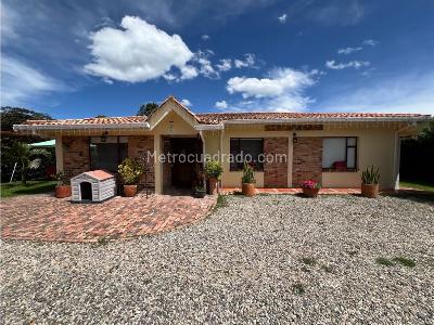 Casa de 4 alcobas en venta en Fonqueta, Chía, 208 m² · foto 2 de 20