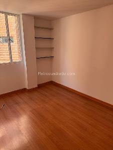 Apartamento de 3 alcobas en venta en Nueva Autopista Los Cedros, Bogotá, 80 m² · foto 8 de 13
