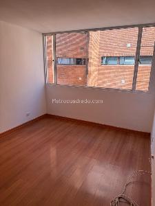 Apartamento de 3 alcobas en venta en Nueva Autopista Los Cedros, Bogotá, 80 m² · foto 2 de 13
