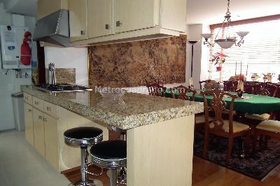 Apartamento de 3 alcobas en venta en Santa Barbara Occidental, Bogotá, 166 m² · foto 7 de 17