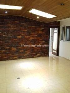 Casa de 5 alcobas en venta en San Antonio Norte, Bogotá, 207 m² · foto 2 de 13