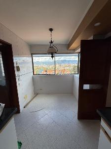 Apartamento de 3 alcobas en venta en Lindaraja, Bogotá, 195 m² · foto 14 de 19