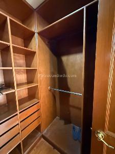 Apartamento de 3 alcobas en venta en Lindaraja, Bogotá, 195 m² · foto 8 de 19