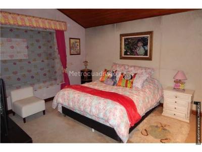 Casa de 3 alcobas en venta en Altos De Sotileza, Bogotá, 390 m² · foto 12 de 20