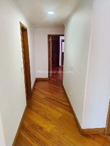 Apartamento de 3 alcobas en venta en La Carolina, Bogotá, 303 m² · foto 10 de 13