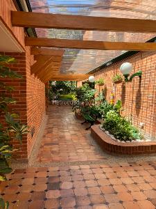 Casa en venta en Colina Campestre, Bogotá · foto 3 de 19