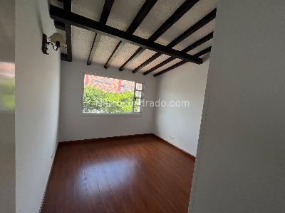 Casa de 3 alcobas en venta en Colina Iberia, Bogotá, 180 m² · foto 18 de 20