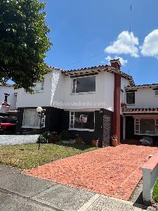 Casa de 3 alcobas en venta en Colina Iberia, Bogotá, 180 m² · foto 2 de 20
