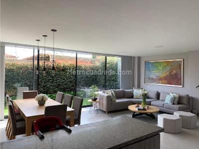 Casa de 3 alcobas en venta en Via Cajica Tabio, Cajicá, 205 m² · foto 2 de 17