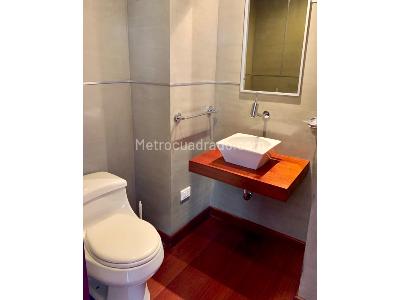Apartaestudio en venta en Chico, Bogotá, 51 m² · foto 8 de 20
