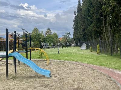 Casa de 4 alcobas en venta en Baskinta, Cajicá, 352 m² · foto 20 de 20