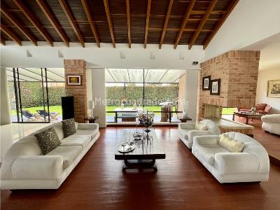 Casa de 4 alcobas en venta en Kalamary, Chía, 450 m² · foto 2 de 18