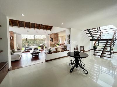 Casa de 4 alcobas en venta en Kalamary, Chía, 450 m² · foto 4 de 18