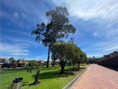 Casa de 4 alcobas en venta en Kalamary, Chía, 450 m² · foto 18 de 18