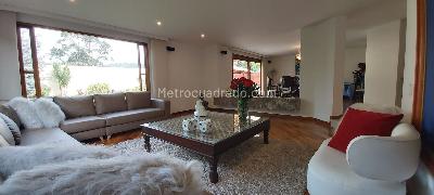 Casa de 4 alcobas en venta en San Jose De Bavaria, Bogotá, 280 m² · foto 3 de 20