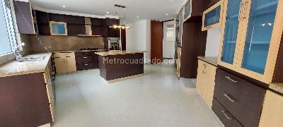 Casa de 5 alcobas en venta en San Jose De Bavaria, Bogotá, 294 m² · foto 6 de 20