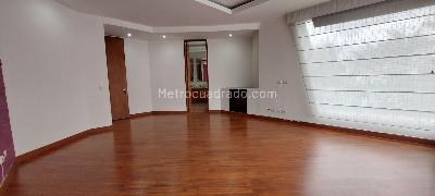 Casa de 5 alcobas en venta en San Jose De Bavaria, Bogotá, 294 m² · foto 8 de 20