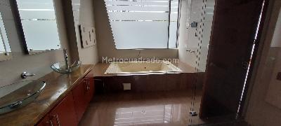 Casa de 5 alcobas en venta en San Jose De Bavaria, Bogotá, 294 m² · foto 10 de 20