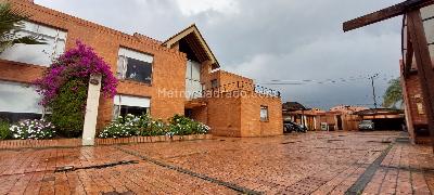Casa en venta en San Jose De Bavaria, Bogotá · foto 2 de 20