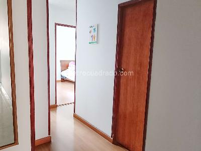Casa de 5 alcobas en venta en Cedritos Capri, Bogotá, 317 m² · foto 17 de 20