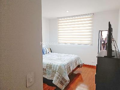 Casa de 5 alcobas en venta en Cedritos Capri, Bogotá, 317 m² · foto 13 de 20