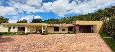 Casa de 5 alcobas en venta en San Jose De Bavaria, Bogotá, 585 m² · foto 4 de 20