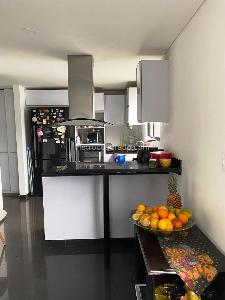 Apartamento en venta en Santa Barbara Central, Bogotá · foto 9 de 16