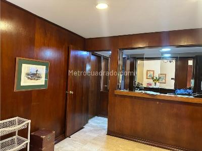 Apartamento de 3 alcobas en venta en Chico, Bogotá, 186 m² · foto 2 de 20