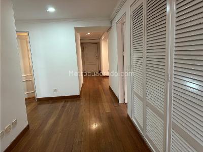 Apartamento de 3 alcobas en venta en Chico, Bogotá, 186 m² · foto 14 de 20