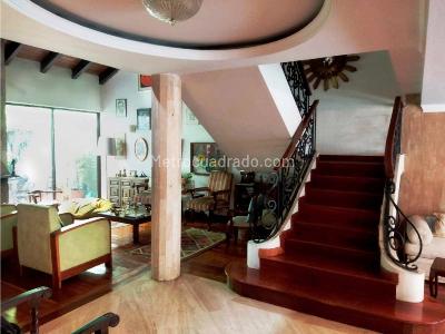 Casa de 4 alcobas en venta en Santa Ana Occidental, Bogotá, 500 m² · foto 2 de 20