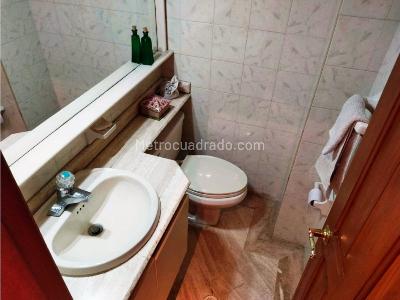 Casa de 4 alcobas en venta en Santa Ana Occidental, Bogotá, 500 m² · foto 4 de 20