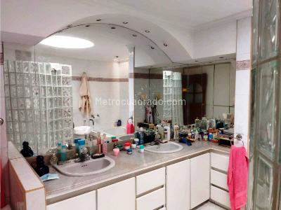 Casa de 4 alcobas en venta en Santa Ana Occidental, Bogotá, 500 m² · foto 8 de 20