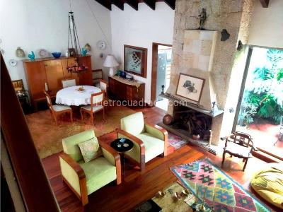 Casa de 4 alcobas en venta en Santa Ana Occidental, Bogotá, 500 m² · foto 15 de 20