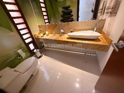 Casa de 5 alcobas en venta en San Jose De Bavaria, Bogotá, 580 m² · foto 4 de 20