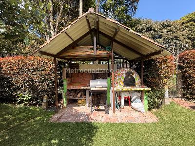 Casa de 4 alcobas en venta en San Jose De Bavaria, Bogotá, 167 m² · foto 2 de 20