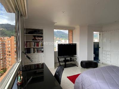 Apartamento en venta en Santa Barbara Central, Bogotá · foto 13 de 19
