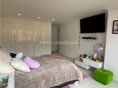 Apartamento en venta en Santa Barbara Central, Bogotá · foto 9 de 19