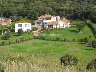 Casa de 3 alcobas en venta en Sindamanoy, Chía, 680 m² · foto 2 de 18