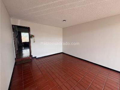 Casa de 4 alcobas en venta en Las Villas, Bogotá, 210 m² · foto 2 de 20