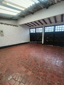 Casa en venta en Normandia, Bogotá · foto 4 de 19