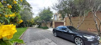 Casa de 5 alcobas en venta en Santa Ana Oriental, Bogotá, 298 m² · foto 3 de 20
