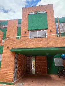 Casa de 4 alcobas en venta en Gratamira Campestre, Bogotá, 185 m² · foto 4 de 20