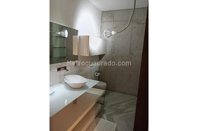 Apartamento de 3 alcobas en arriendo en Chico, Bogotá, 200 m² · foto 9 de 15